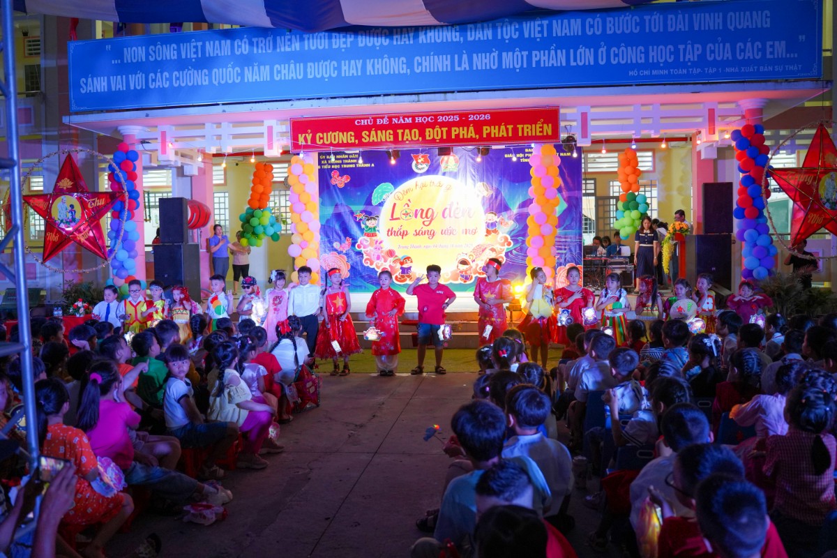 UBND xã Trung Thành tổ chức “ Đêm hội Trăng Rằm” tại trường Tiểu học Trung Thành A 