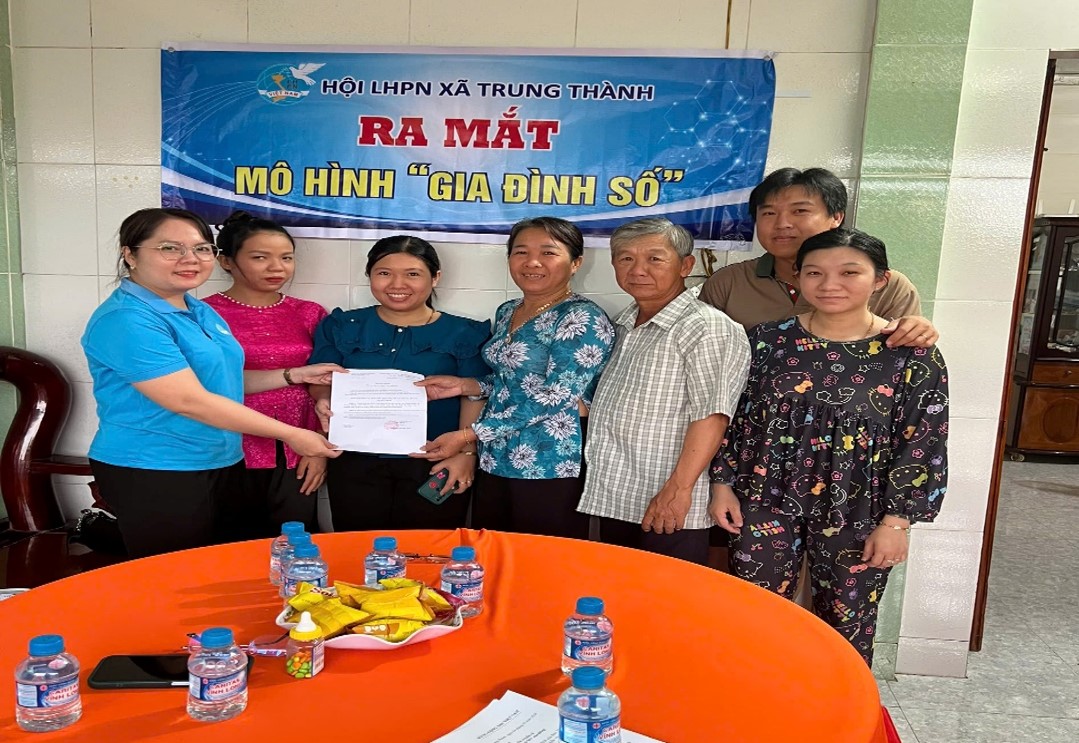 Hội LHPN xã triển khai hiệu quả mô hình "gia đình số", góp phần thúc đẩy chuyển đổi số tại địa phương