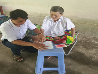 Hỗ trợ người cao tuổi, người yếu thế thực hiện giải quyết  thủ tục hành chính tại nhà